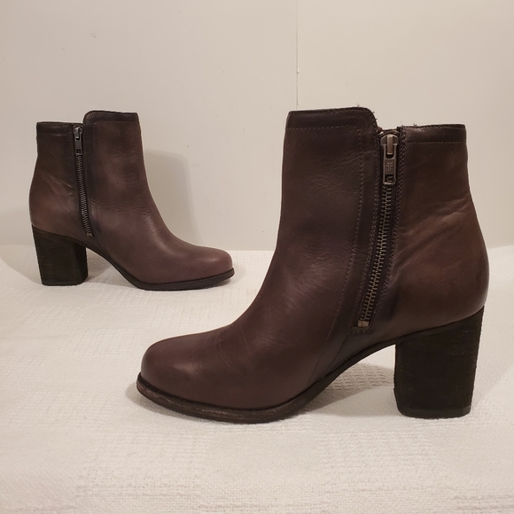 FRYE x ANTHROPOLOGIE CHUNKY HEEL ANKLE BOO… - Picture 3 of 7
